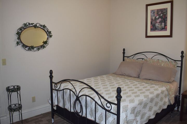 Hermann Crown Suites