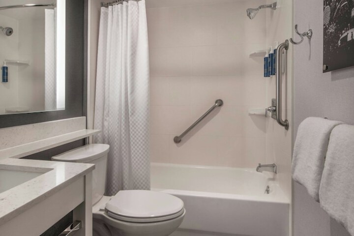 Four Points by Sheraton Los Angeles Westside
