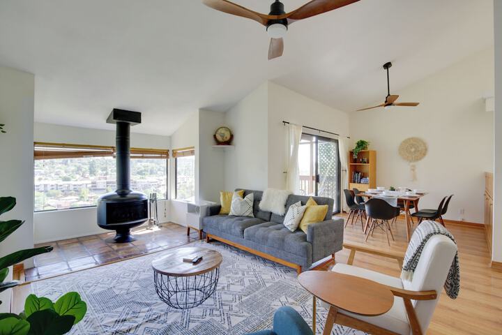La Mesa Townhome: 15 Mi to San Diego!