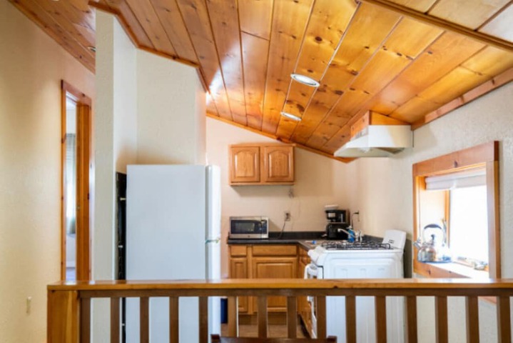 Phoenicia Lodge