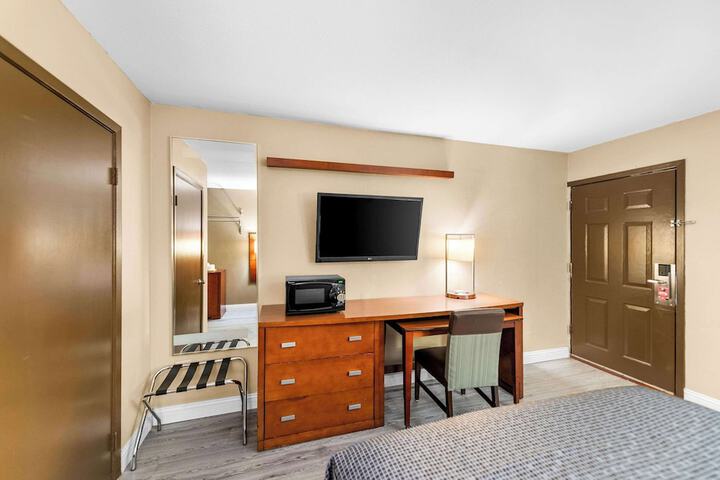 Room 25 of 34