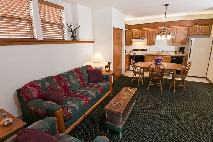 Room 30 of 82