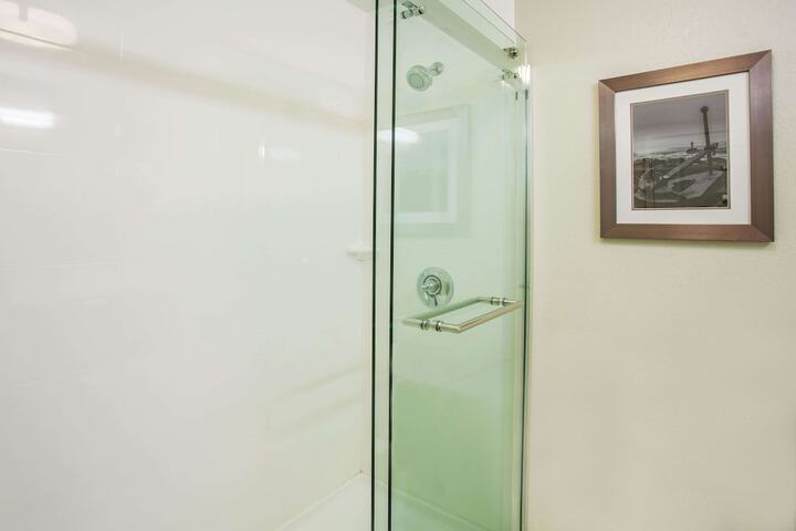 Room 8 of 23