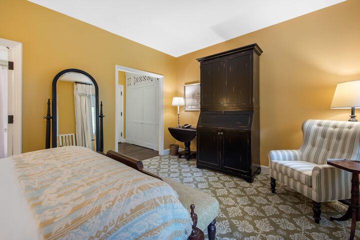 Room 30 of 185