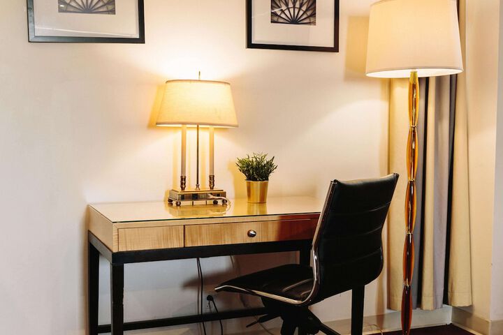 Stamford Suites