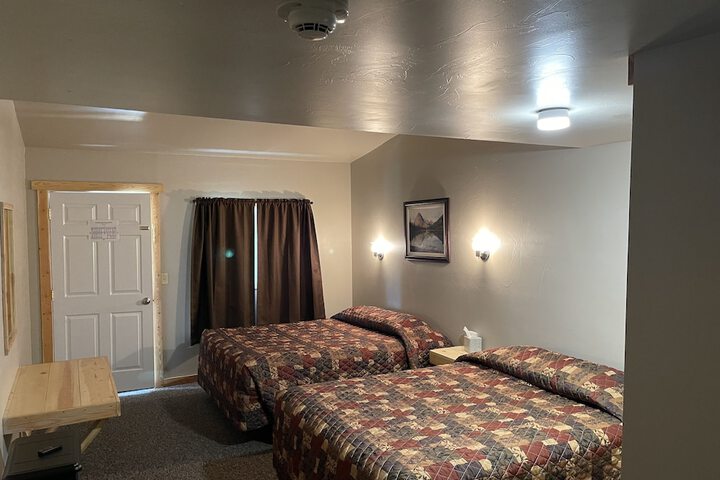 Room 9 of 16