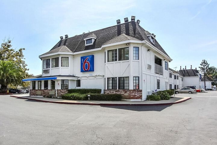 Hotel 8 of 39