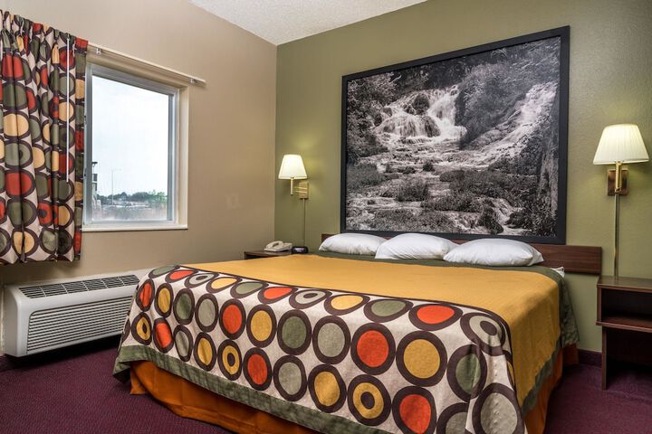 Room 21 of 31