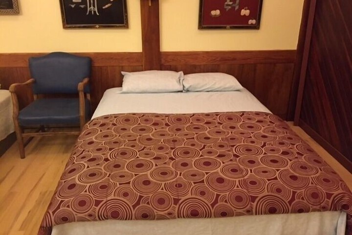 Room 16 of 22