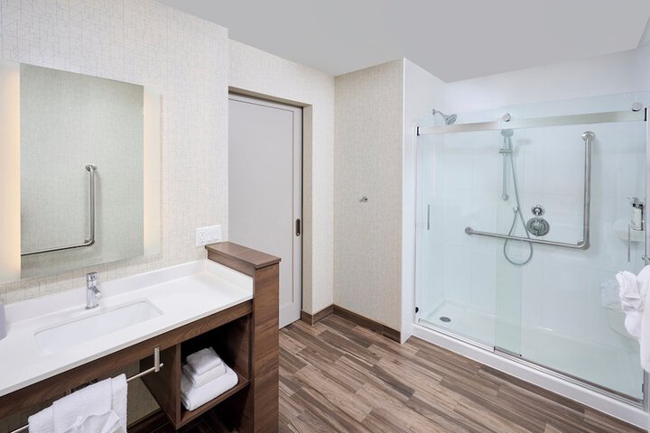 Holiday Inn Express and Suites Brantford by IHG