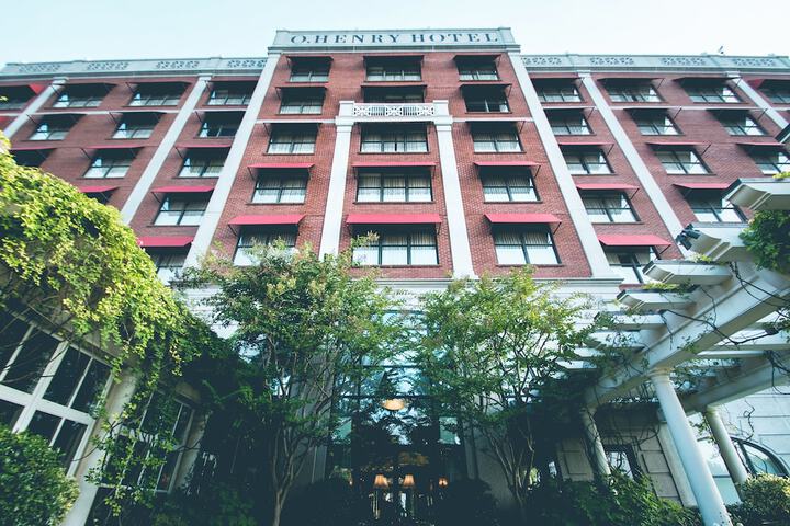 Hotel Exterior 90 of 98