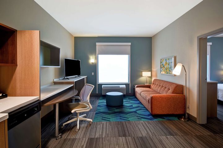 Room 25 of 38