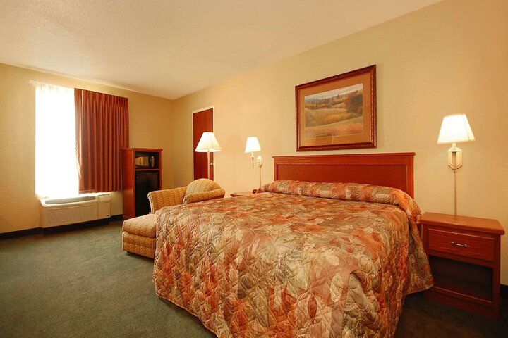 Room 10 of 14