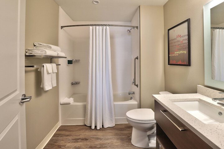Room 18 of 36