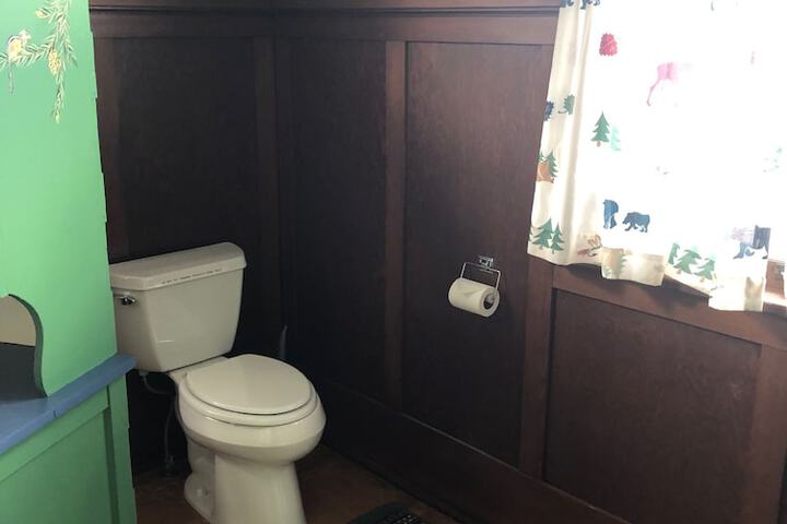 Room 27 of 44