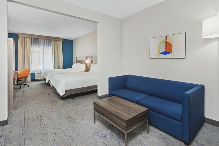 Holiday Inn Express & Suites Chicago West - OHare Arpt Area by IHG