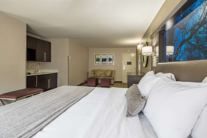 Room 22 of 36