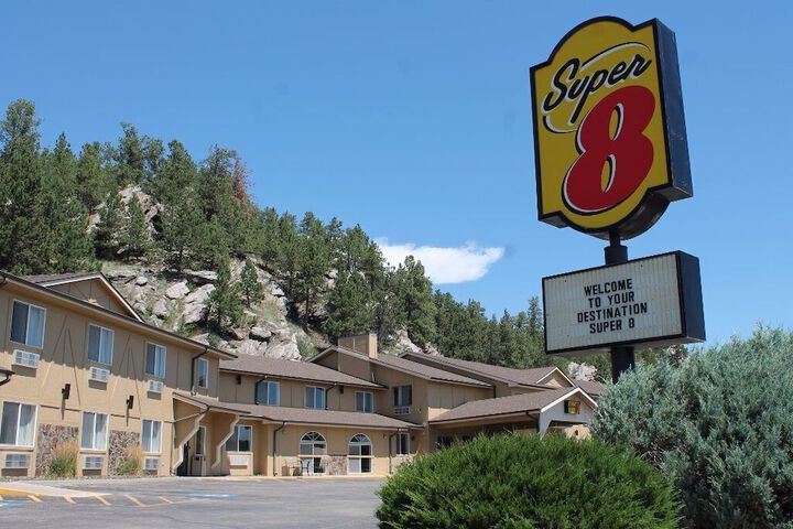 Super 8 by Wyndham Custer / Crazy Horse Area