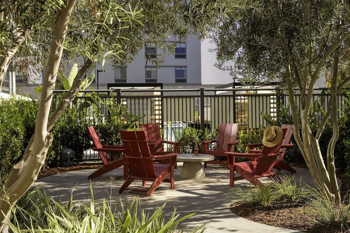 Hotel Exterior 45 of 45