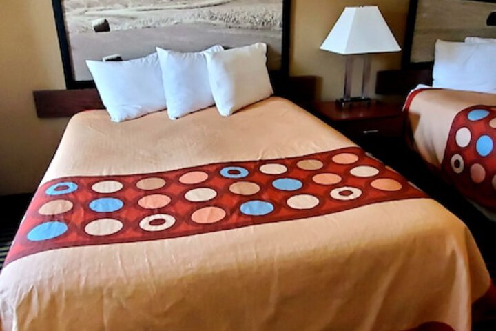 Super 8 by Wyndham Marshalltown