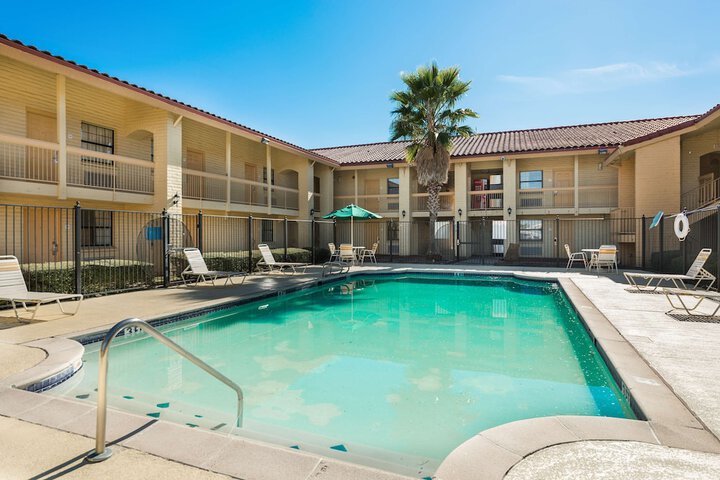 Pool 5 of 16