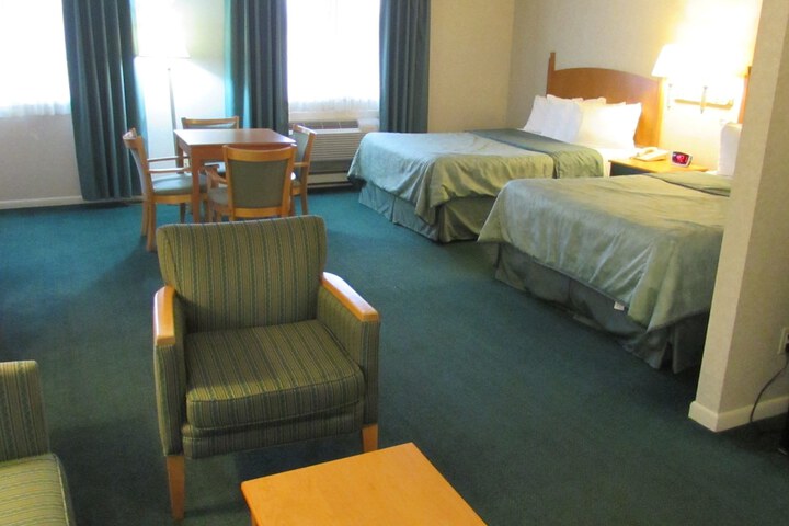 Room 27 of 92