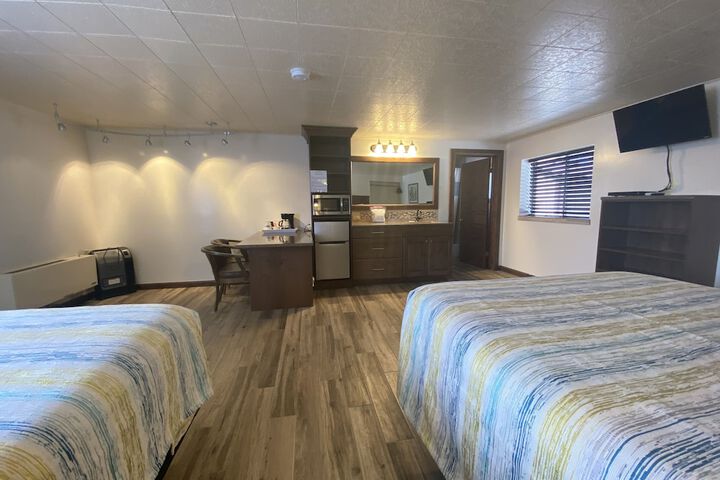 Lamplighter Lodge