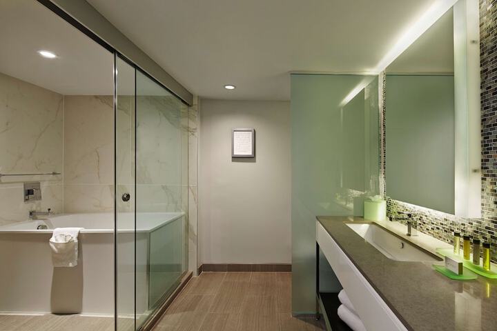 Room 32 of 63