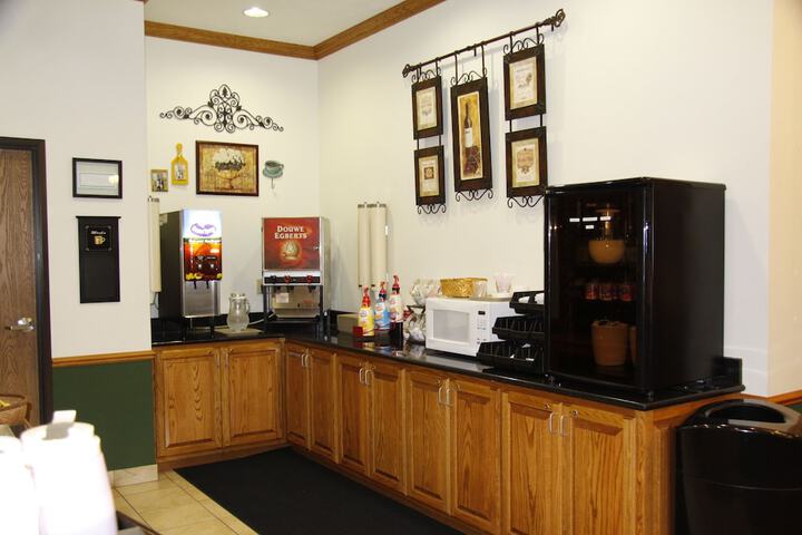 Breakfast/Coffee Service 36 of 60