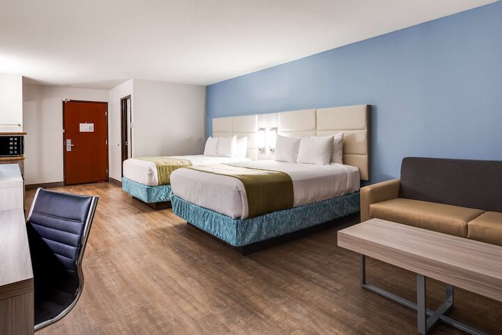 Room 10 of 27
