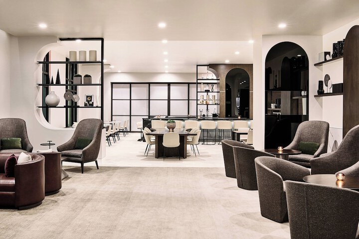 Lounge 57 of 67