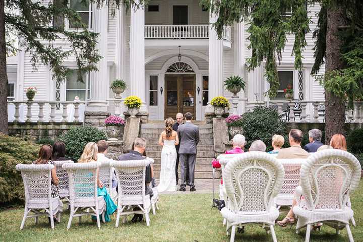 Albemarle Inn