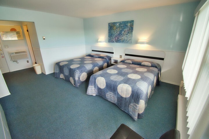 Room 8 of 9