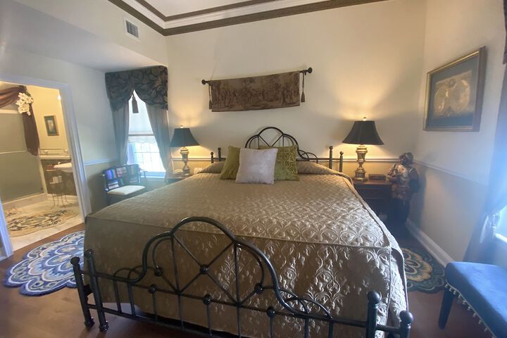 Room 56 of 112