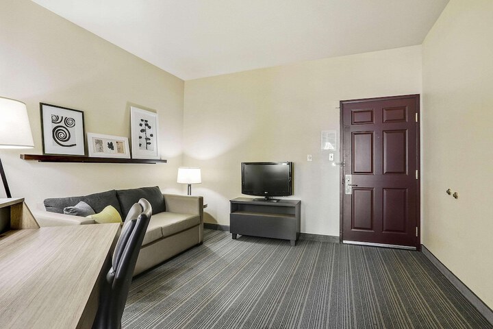 Room 12 of 34