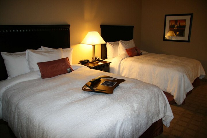Room 10 of 25