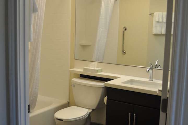 Candlewood Suites Bay City by IHG