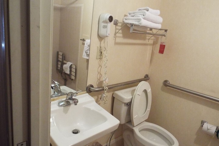 Room 18 of 48