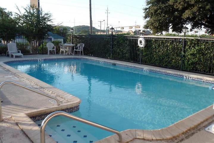 Pool 6 of 25