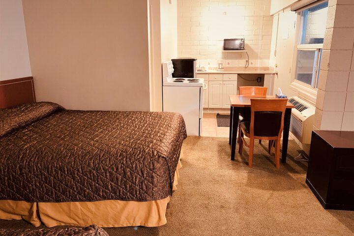 Room 9 of 14