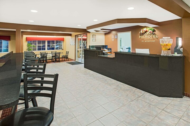 Business Center 11 of 11