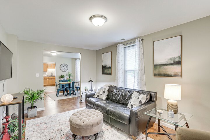 Pet-friendly Pacific Cottage Near Purina Farms!
