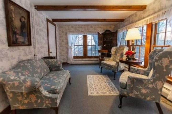 Arlingtons West Mountain Inn
