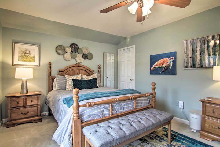 5 Mi to Bethany Beach: Chic Home w / Grill!