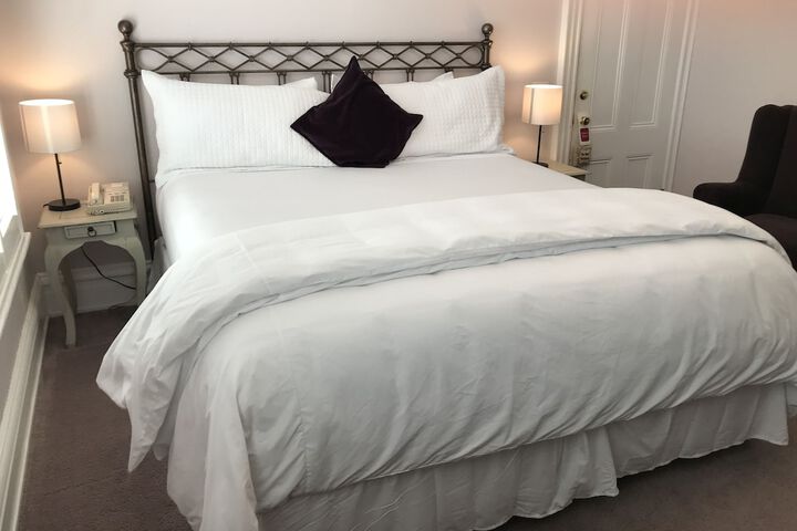 Room 10 of 72
