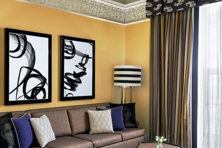 Room 40 of 61