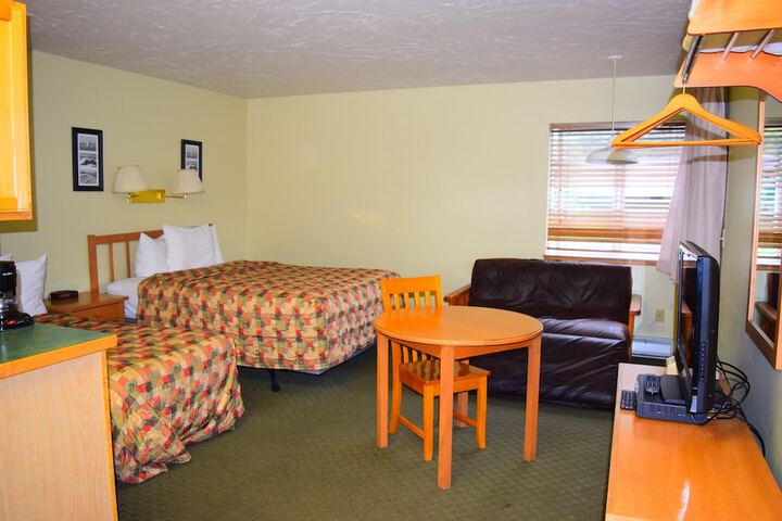 Room 28 of 33