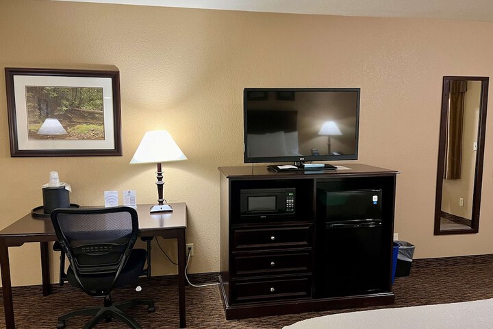 Room 28 of 47