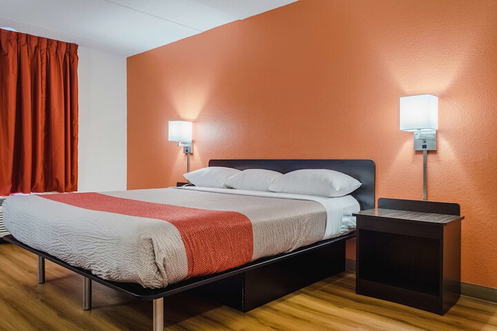 Room 13 of 29