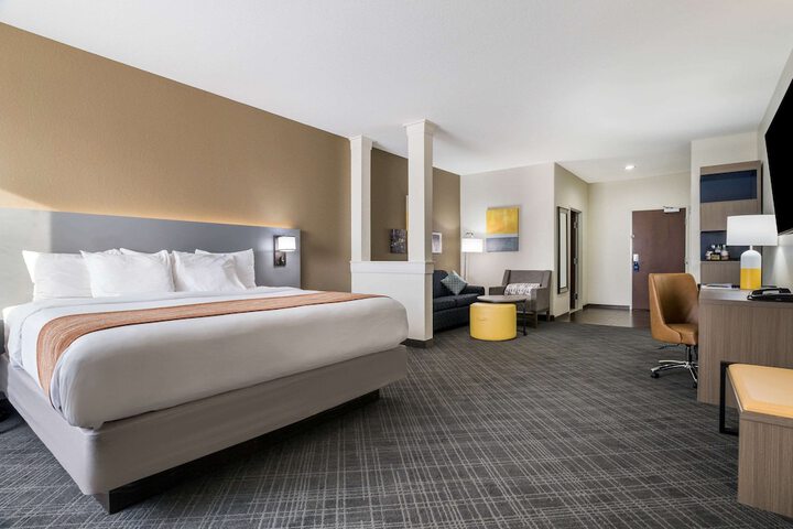 Comfort Inn & Suites Victoria North
